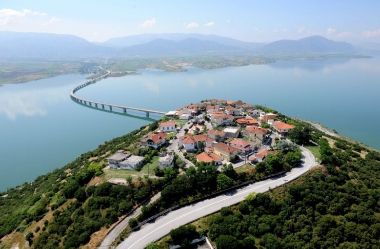 χωριό Νεράιδα