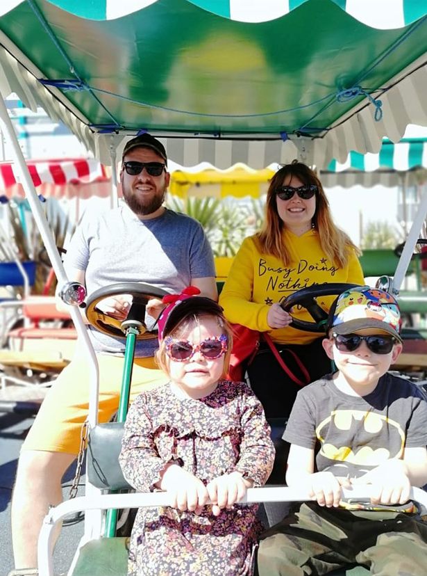 Η Tiffany Dean με την οικογένεια της