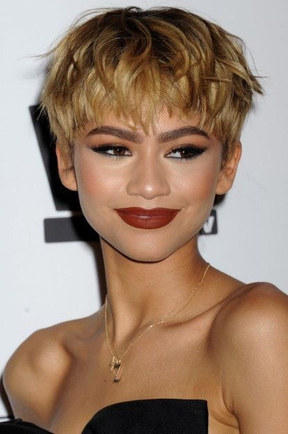 Κορυφαίες τάσεις μαλλιών 2021.