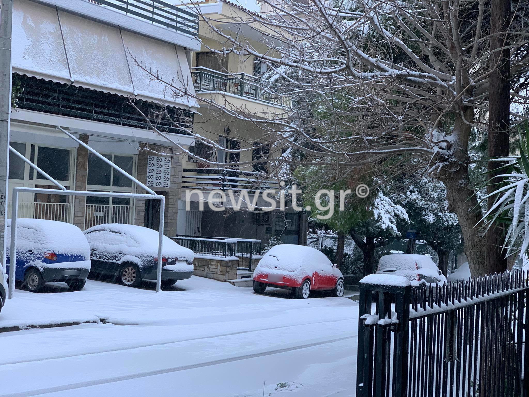Η "Μήδεια" έφερε χιόνια στην Αθήνα