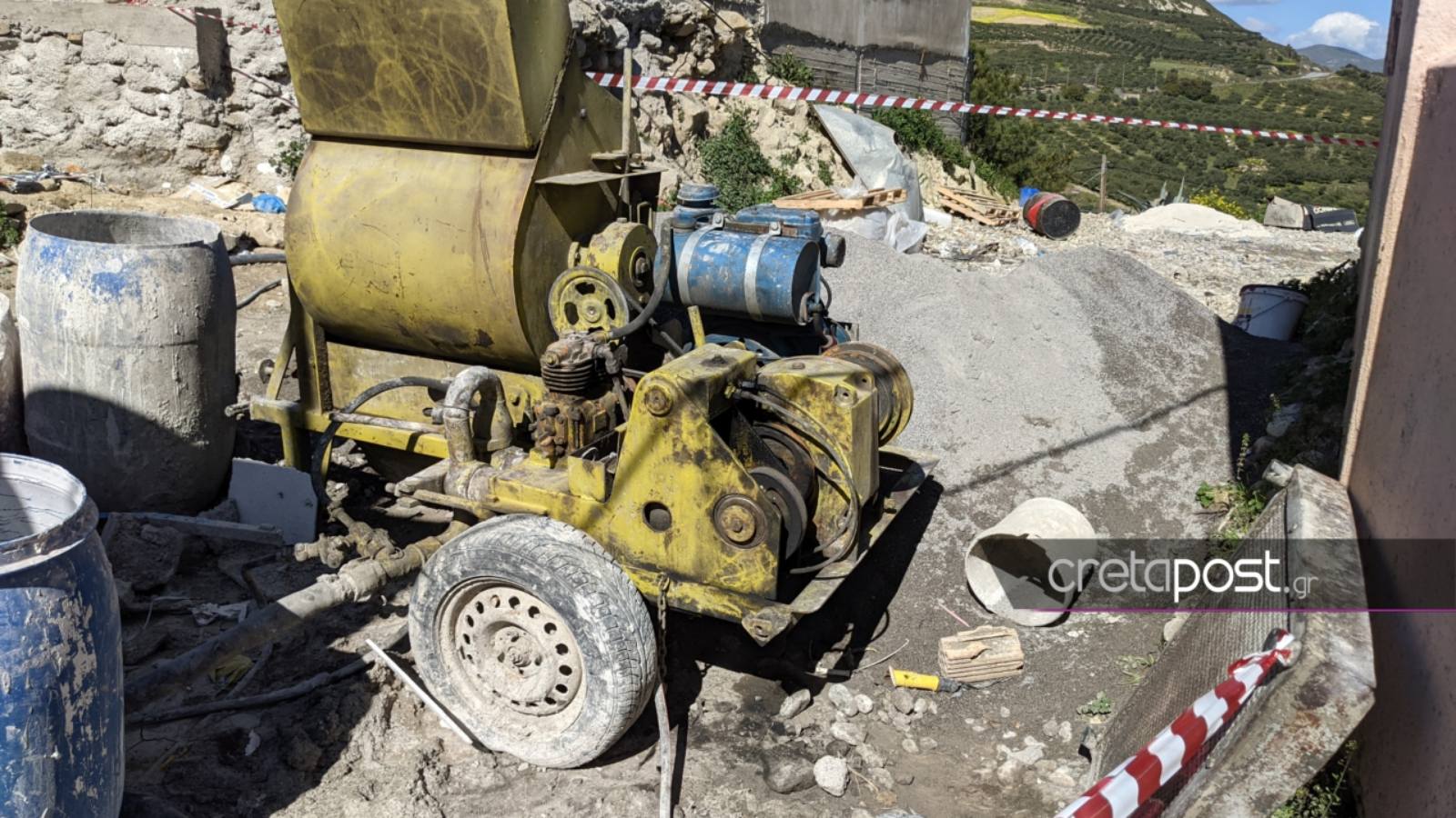 Παιδί σε βαρέλι