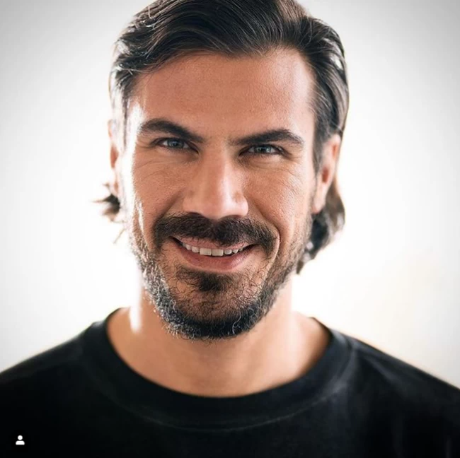 Αργυρώ Μπαρμπαρίγου για Άκη Πετρετζίκη