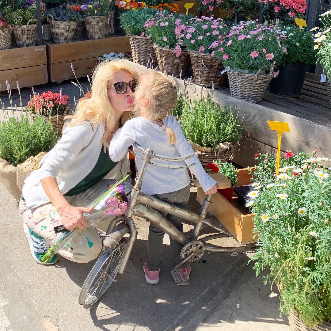 Γενέθλια για την κόρη της Ελένης Μενεγάκη 