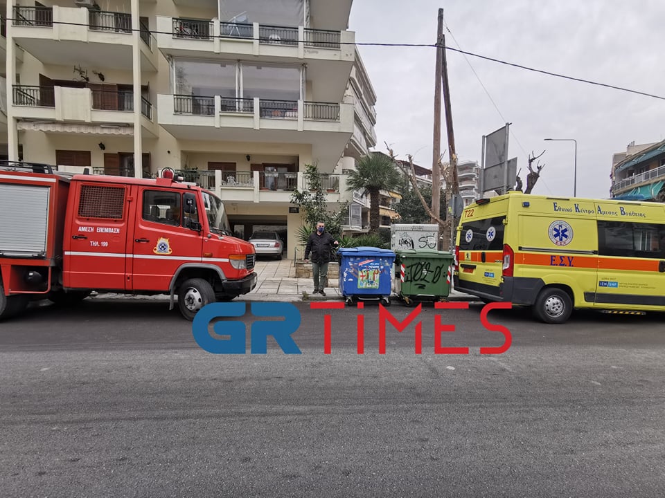 Ερωτικός χωρισμός οδηγεί 31χρονο άνδρα στην πρόθεση να πέσει στο κενό.