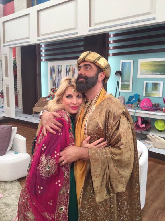 Ποιες οι μοναδικές μεταμφιέσεις της Ελένης Μενεγάκη για τις Απόκριες;