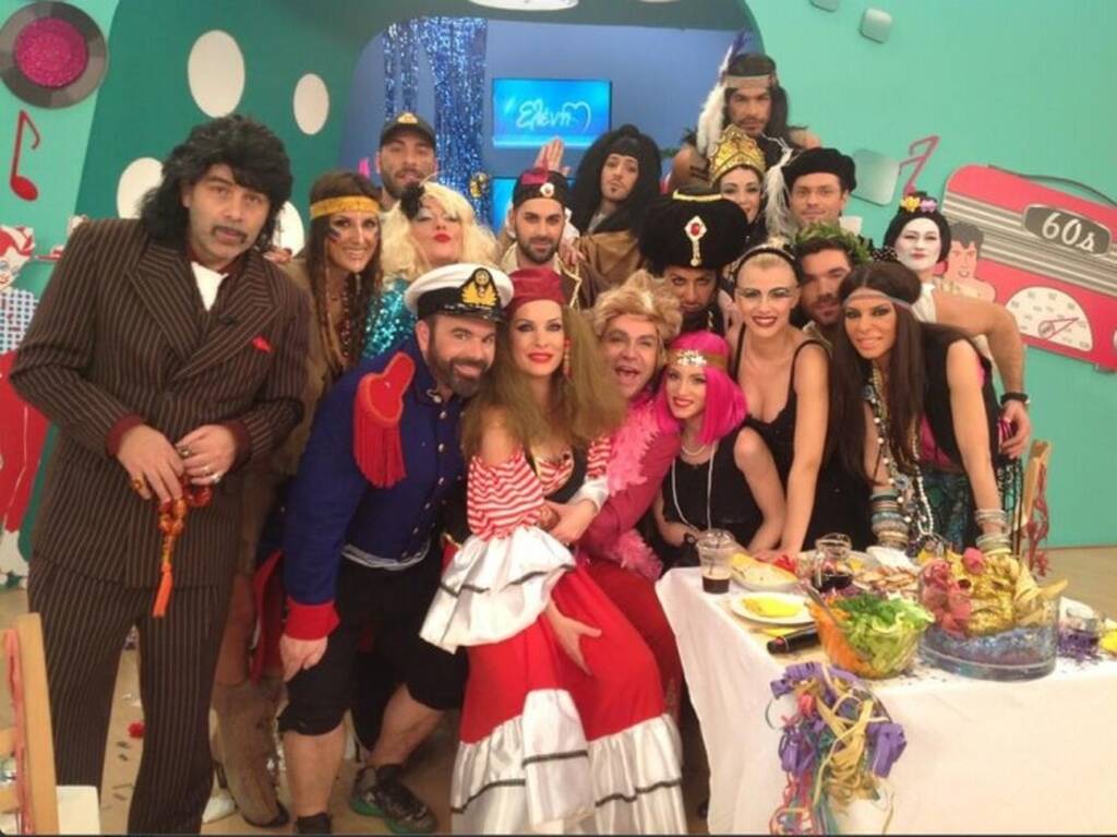 Ποιες οι μοναδικές μεταμφιέσεις της Ελένης Μενεγάκη για τις Απόκριες;