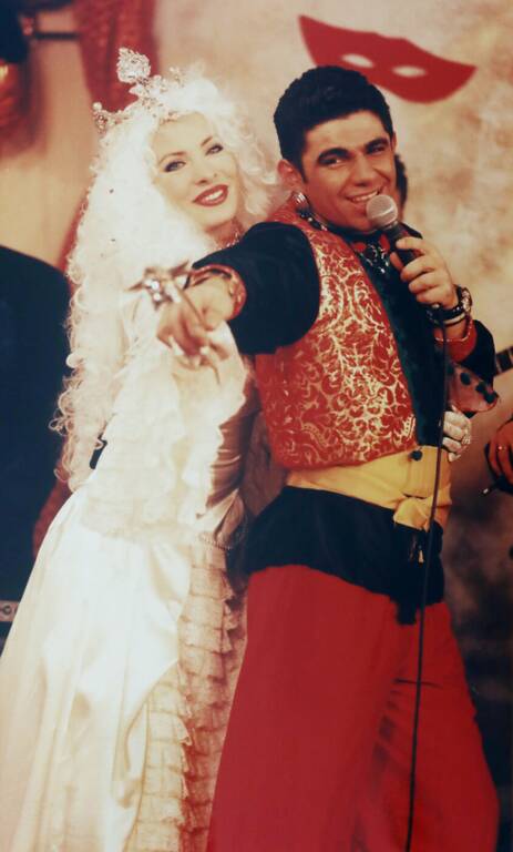 Ποιες οι μοναδικές μεταμφιέσεις της Ελένης Μενεγάκη για τις Απόκριες;