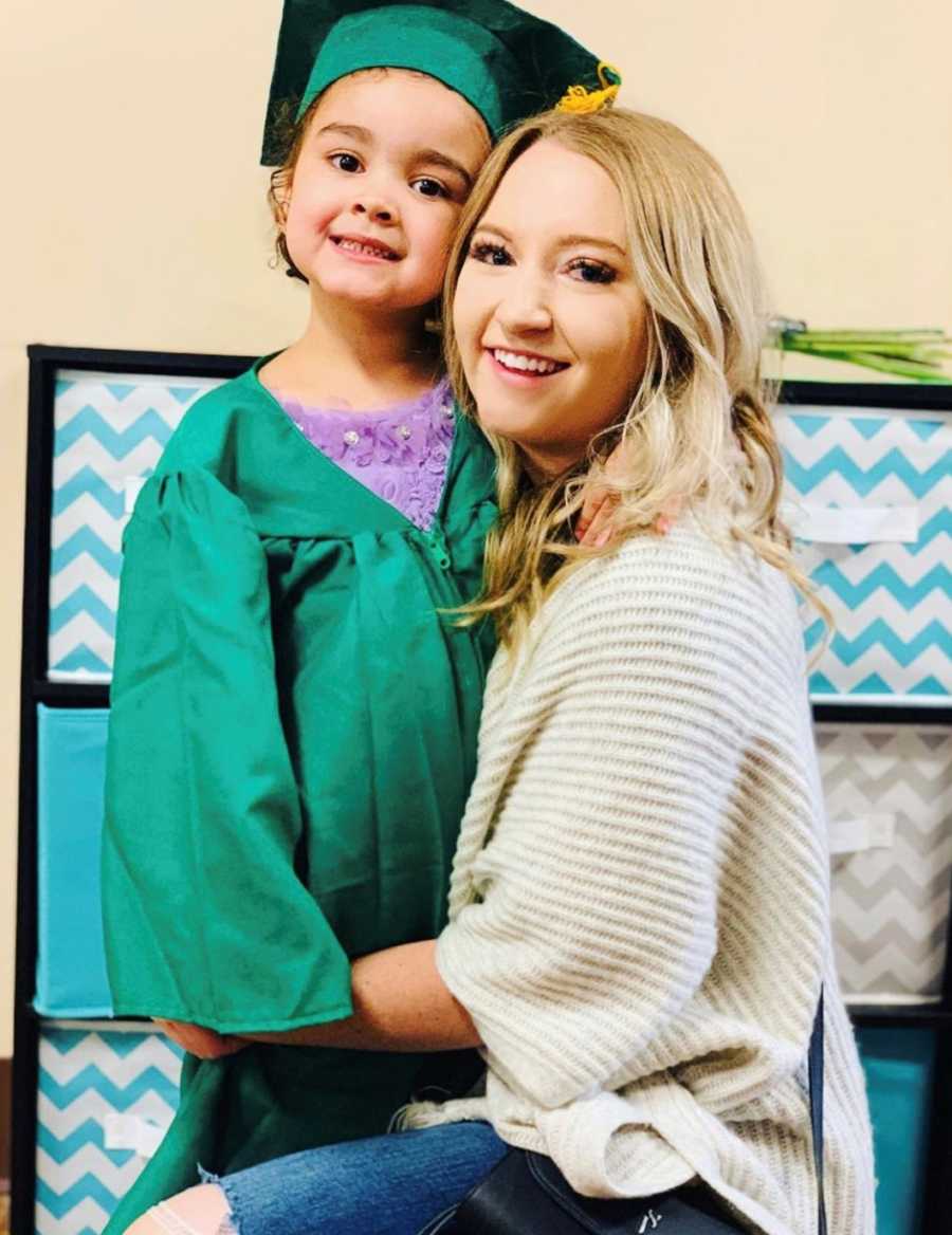 Έγκυος στα 16