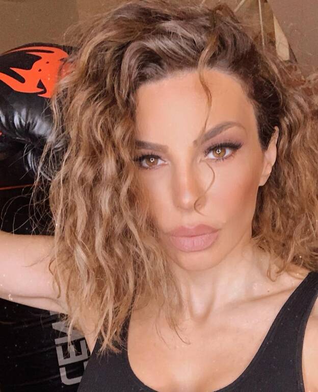 Κέλλυ Κελεκίδου μαλλί