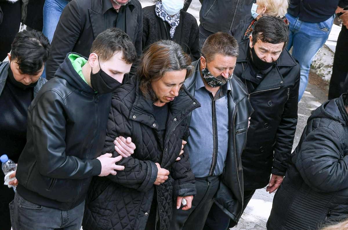 Περιστατικό φονικού στη Μακρινίτσα: Οικονομική βοήθεια ζητούν οι γονείς των θυμάτων.