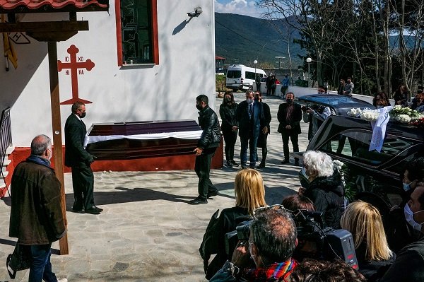  Κηδεία Γιώργου Καραϊβάζ