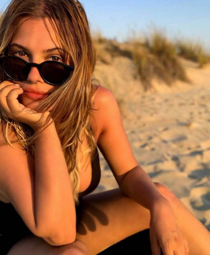 Ανανέωση της Λάουρας Νάργες: Εντυπωσιακή αλλαγή στο σώμα της.