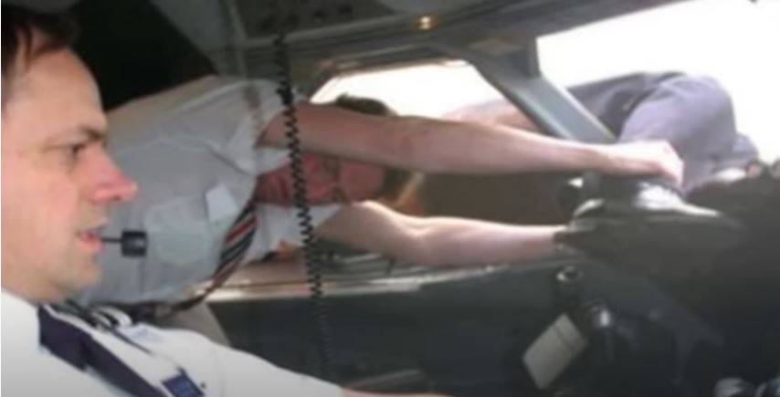 Αφήγηση ιστορίας πιλότου: Τι έγινε έξω από το αεροπλάνο.