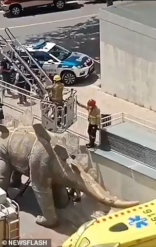 Περίπτωση νεκρού 39χρονου σε πόδι δεινοσαύρου.