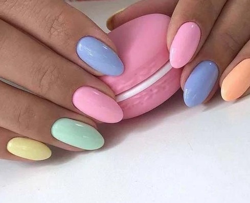 Παστέλη αποχρώσεις στο μανικιούρ 