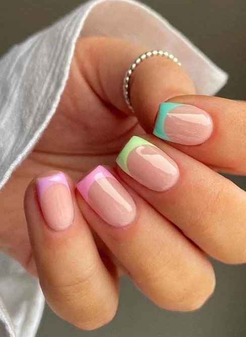 Παστέλ αποχρώσεις στο μανικιούρ 