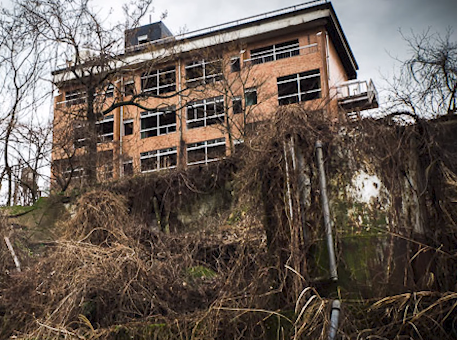 Ανεξήγητο μυστήριο με εξαφάνιση 19χρονων γυναικών σε στοιχειωμένο ξενοδοχείο.