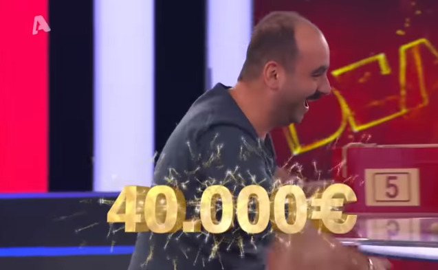 Ο πρόεδρος του Deal διέσυρε τον τραπεζίτη.