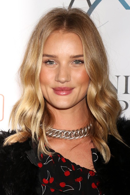 Κυματιστά μαλλιά καλοκαίρι 