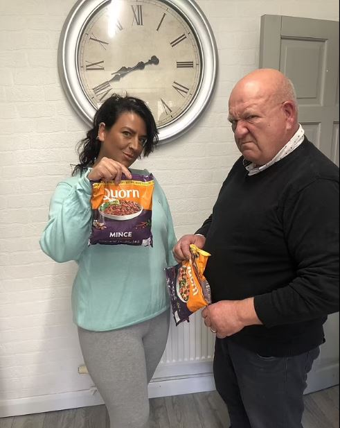 Χορτοφάγος κόρη και κρεατοφάγος μπαμπάς