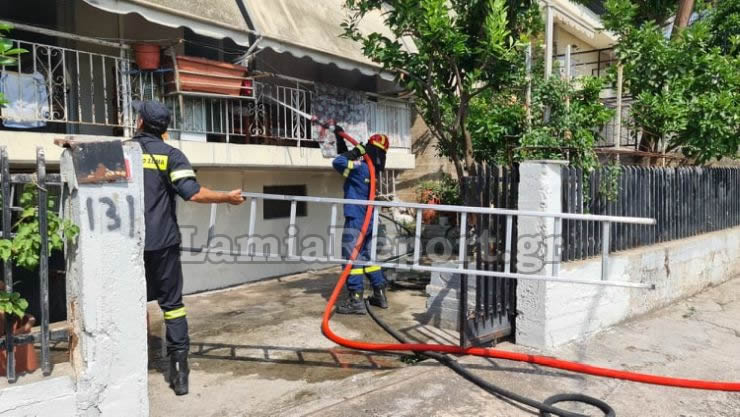 Λαμία: Οδηγός έσωσε γιαγιά από τις φλόγες.