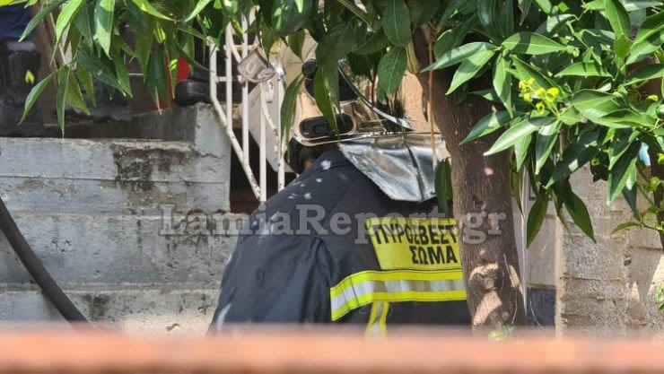 Λαμία: Οδηγός έσωσε γιαγιά από τις φλόγες.