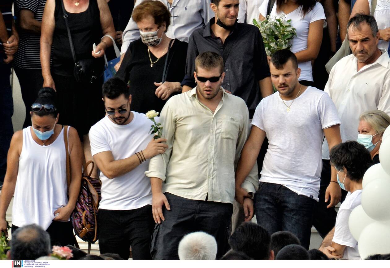 Κηδεία Γαρυφαλλιάς