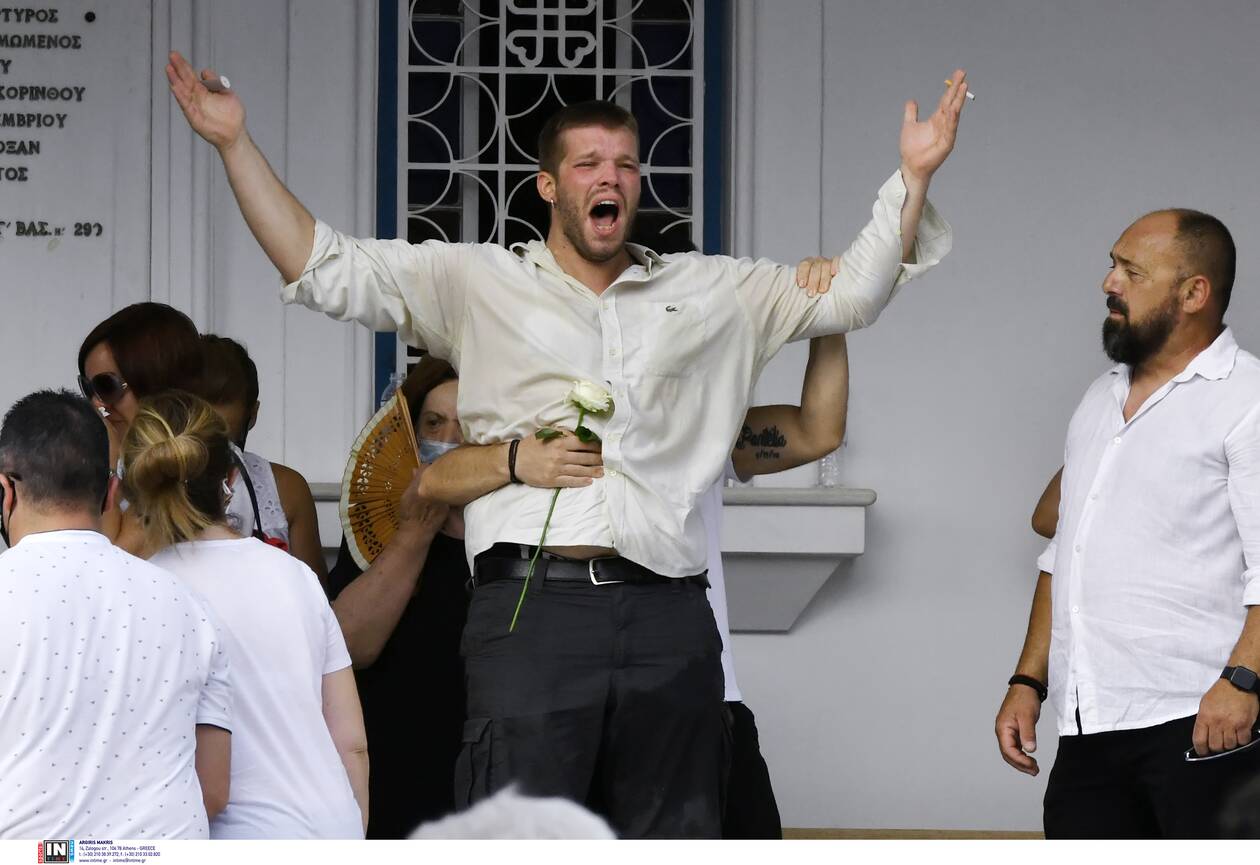 Κηδεία Γαρυφαλλιάς