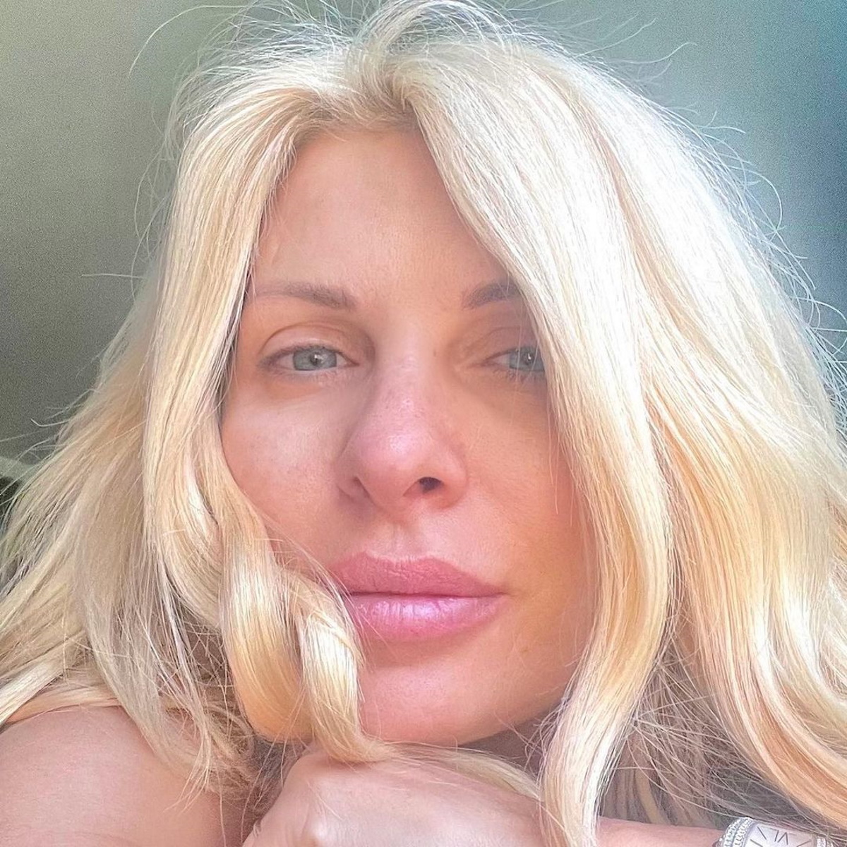 Ελένη Μενεγάκη χωρίς μακιγιάζ 