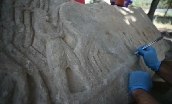 Ανάγλυφο ελληνοπερσικών πολέμων στην Τουρκιά 