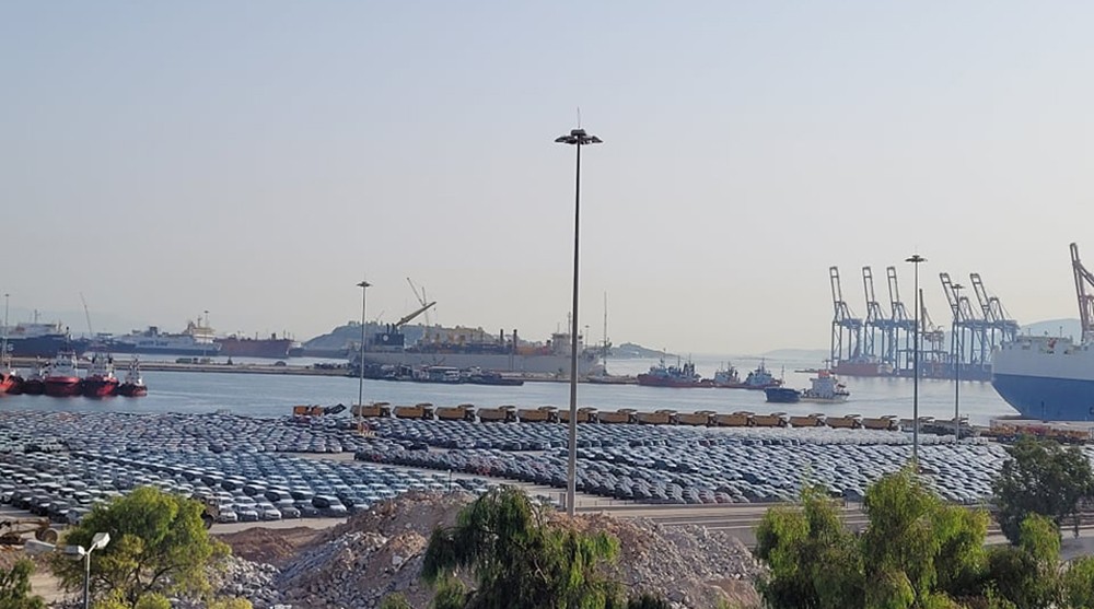 Καινούργια αυτοκίνητα στο λιμάνι του Πειραιά 