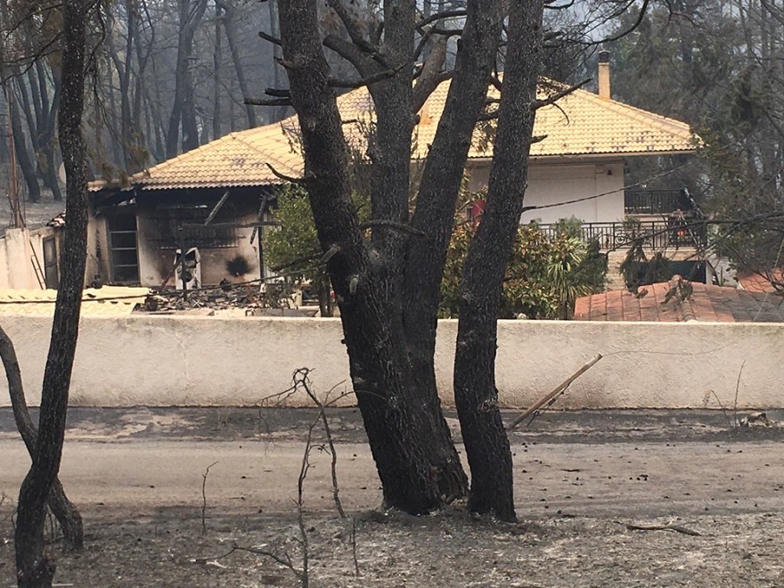Κόλαση στην Αττική από έκρηξη σε εργοστάσιο 