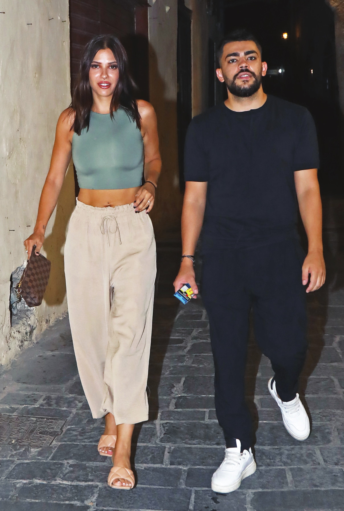 Λάουρα Νάργες - Χρήστος Σαντικάι καυτά φιλιά 