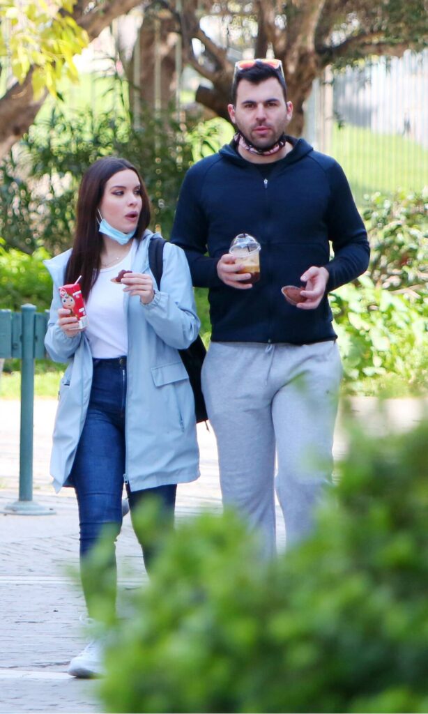 Μπέη Μπέλλος