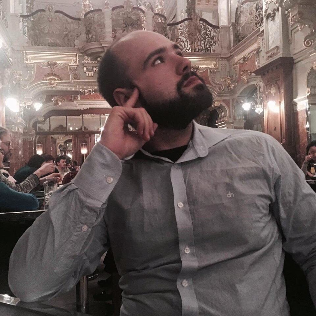 «Πολυκατοικία»