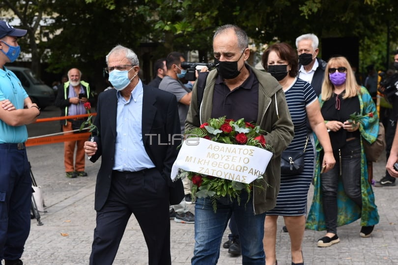 Μίκης Θεοδωράκης