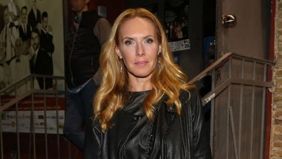 Εβελίνα Παπούλια ηθοποιός