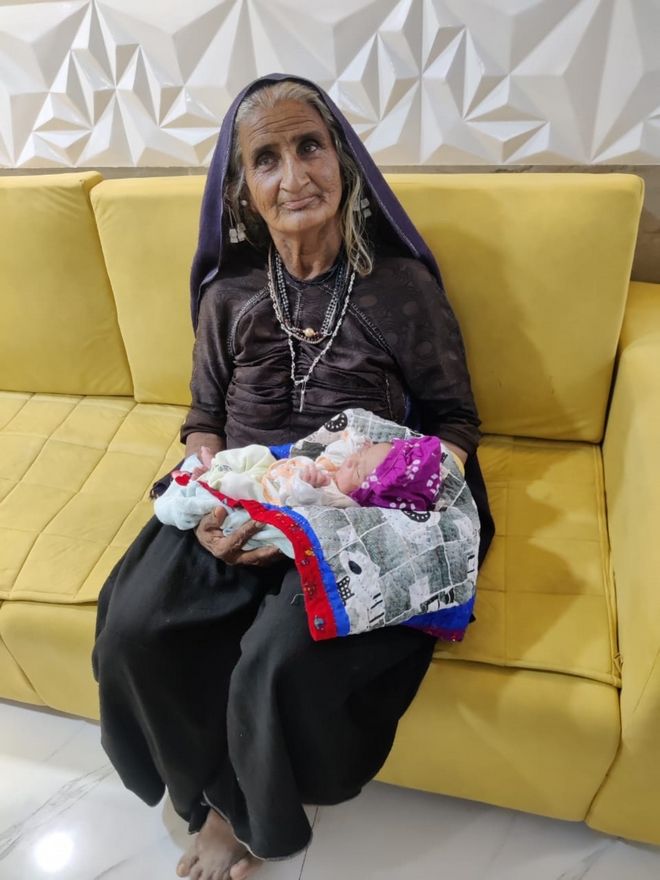 70χρονη γυναίκα έγινε μητέρα 