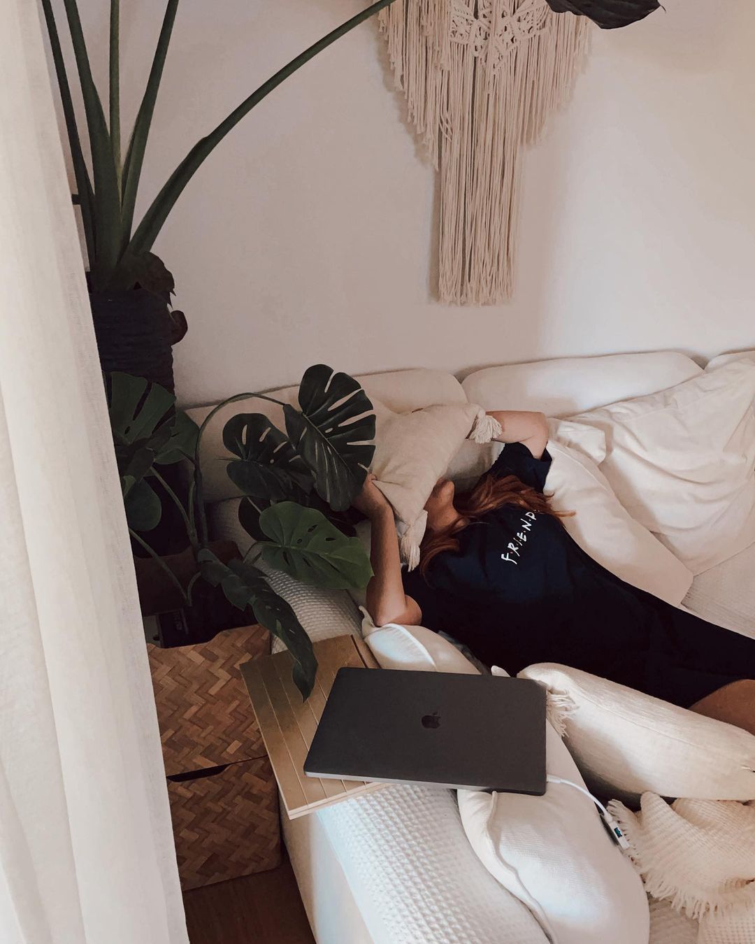 Σίσσυ Χρηστίδου καναπές