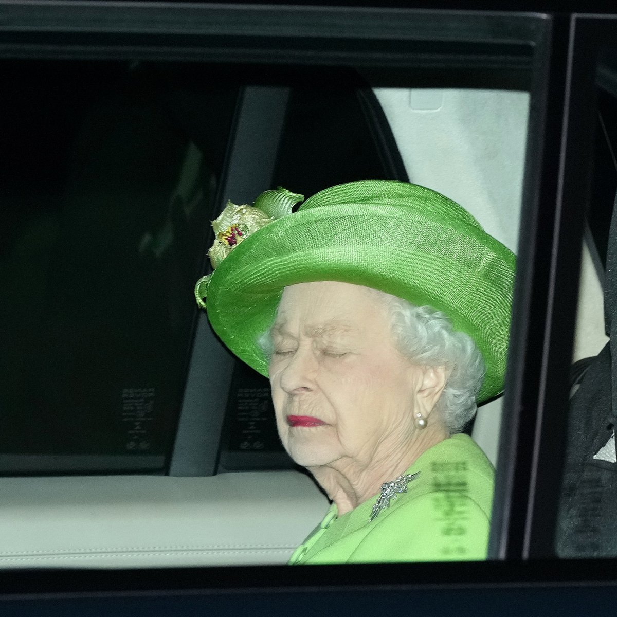 Χλωμή η βασίλισσα Ελισάβετ 