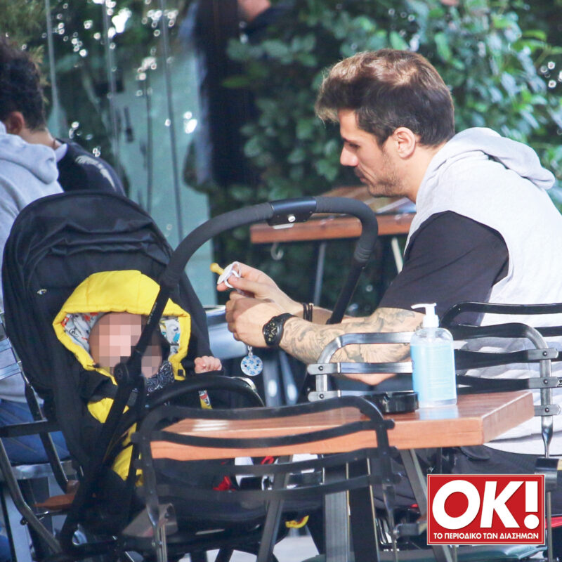 Άκης Πετρετζίκης 