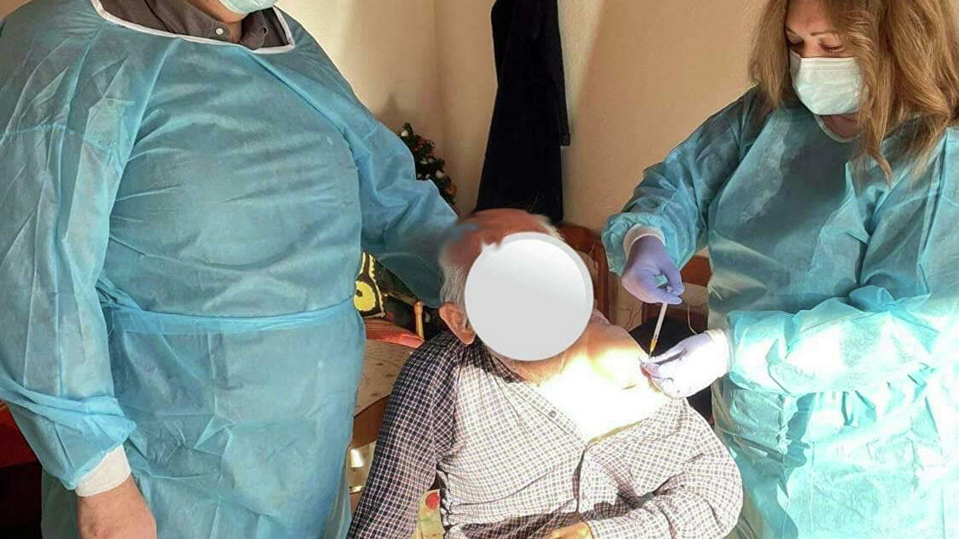 Άνδρας 104 ετών εμβολιάστηκε 