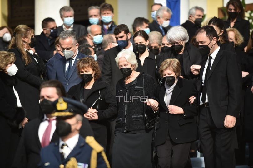 Κηδεία Κάρολου Παπούλια