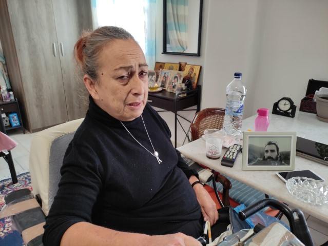 Κατάκοιτη μητέρα ζητάει σπίτι 