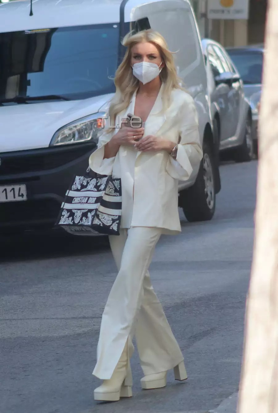 Η Κατερίνα Καινούργιου στο κέντρο της Αθήνας 