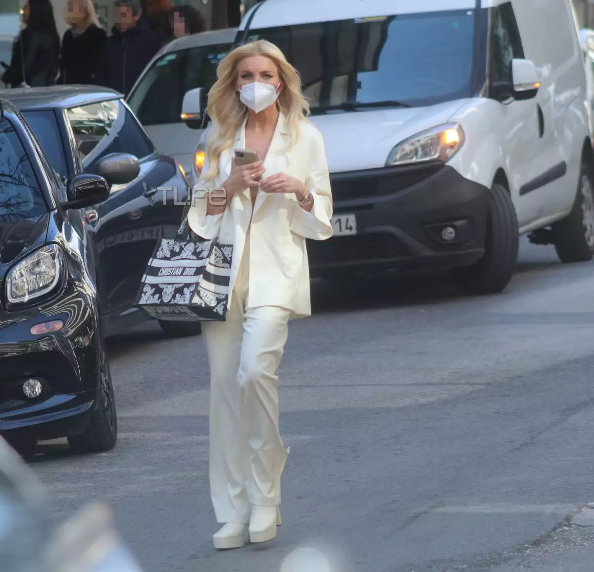 Η Κατερίνα Καινούργιου στο κέντρο της Αθήνας 