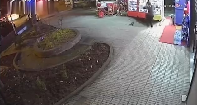 Μεγάλη τρύπα κατάπιε άνδρα στην Κωνσταντινούπολη 