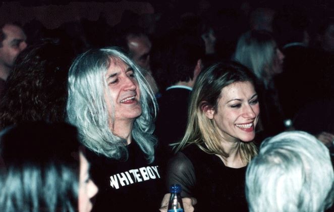 Νίκος Καρβέλας σχέση