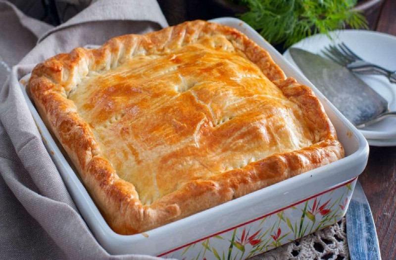 Εύκολη συνταγή για σουφλεδένια τυρόπιτα 