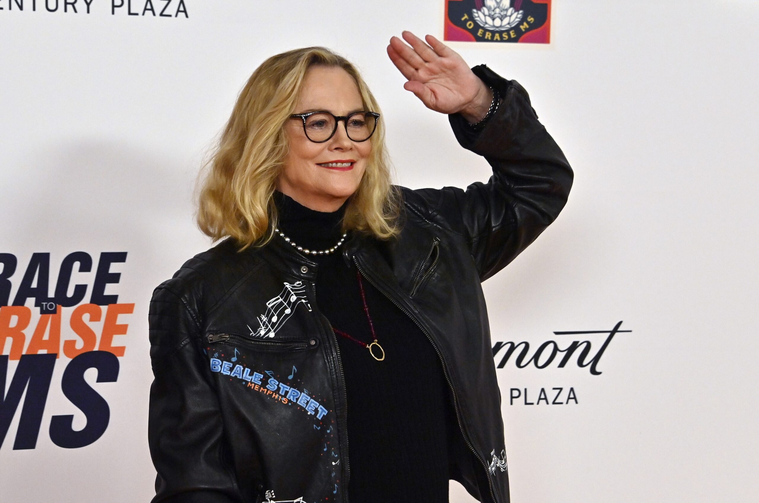 «Αuτός, αuτή και τα μυστήρια» Σίμπιλ Σέπερντ 